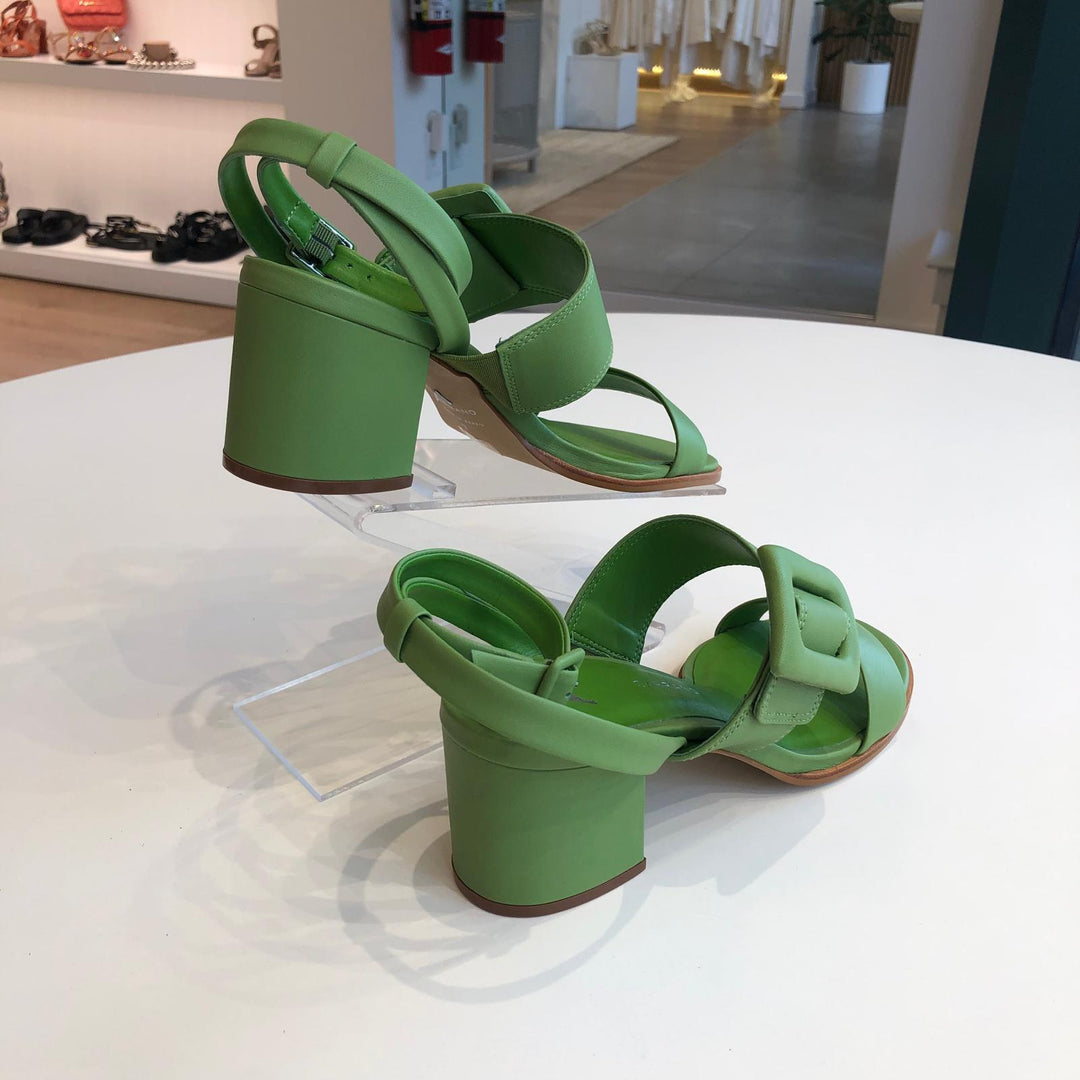 Sandália Maxi Fivela Couro Carrano